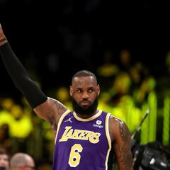 LeBron James: Las decisiones en Lakers las toma la gerencia