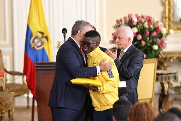 El Presidente de la República, Iván Duque, entregó el Pabellón Nacional a los deportistas de la delegación colombiana, encabezada por el boxeador Yuberjén Martínez, que estarán en los Juegos Panamericanos de Lima 2019, a llevarse a cabo del 26 de julio al 11 de agosto.