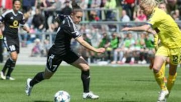 Vero Boquete, este domingo ante la defensa del Brondby, Larsen.