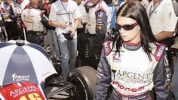 <b>EN EL PUNTO DE MIRA. </b>La piloto desata pasiones en la Fórmula Indy.