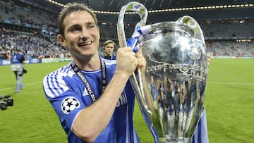 Frank Lampard, con la Champions League ganada por el Chelsea en 2012