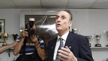 <b>ÚLTIMA APARICIÓN. </b>La pasada semana Lopera compareció ante los medios de comunicación.