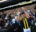 Van Persie, presentado con el Fenerbahce: firma hasta 2018