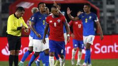 Futbol, Chile vs Brasil.
 Eliminatorias para Catar 2022.
 El jugador de la seleccion chilena Arturo Vidal se lamenta tras el gol de Brasil durante el partido de clasificacion al mundial de Catar 2022 disputado en el estadio Monumental de Santiago, Chile.
 02/09/2021
 Andres Pina/Photosport
 
 Football, Chile vs Brazil.
 2022 Qatar World cup qualifying match.
 Chile&#039;s player Arturo Vidal reacts after Brazil&#039;s goal during the 2022 Qatar World cup qualifying match held at the Monumental stadium in Santiago, Chile.
 02/09/2021
 Andres Pina/Photosport