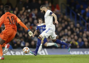 1-3. Karim Benzema marca el tercer gol.