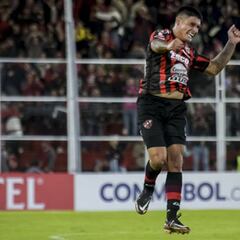 Cristal rastrea a Cruz Esquivel