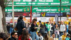 Santiago, 16 de septiembre de 2022.
Se celebran las fiestas patrias en las fondas del parque Ohiggins

Dragomir Yankovic/Aton Chile