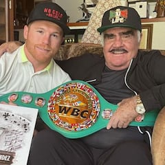 Saúl 'Canelo' Álvarez presume visita y foto con Vicente Fernández