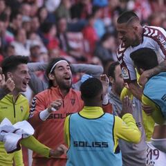 Un golazo de Acuña firma el
playoff para el Albacete