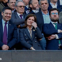 El País: docenas de 'bots' defendían a Bartomeu en redes