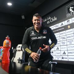 Almirón deja una de las frases más duras desde que está en Chile: “Están atentando contra el fútbol”