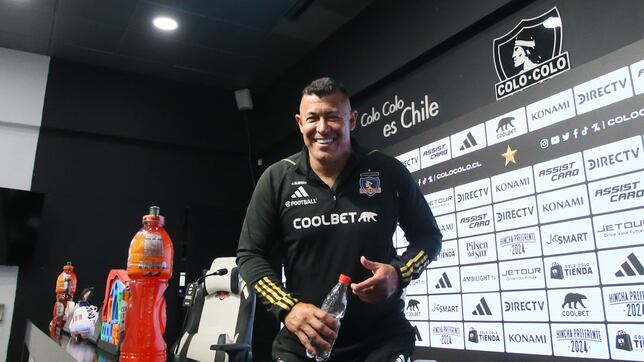 Almirón deja una de las frases más duras desde que está en Chile: “Están atentando contra el fútbol”