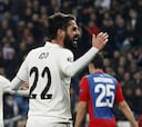 Isco tiene un pie fuera