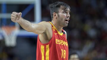 Pierre Oriola en un partido de la Selección Española previo al Mundial de China 2019.