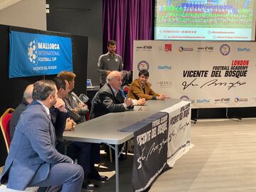 Vicente del Bosque, exseleccionador español, durante la presentación de su primer campus de fútbol en Londres.