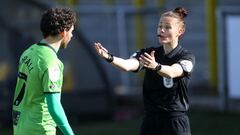 Rebecca Welch, árbitra para el debut de Colombia en el Mundial Femenino 2023.