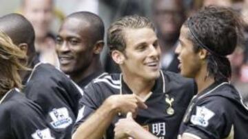 <b>MANITA.</b> El Tottenham de Juande Ramos goleó a la Roma italiana por un contundente 5 a 0 en White Hart Lane, en el partido de presentación ante sus aficionados.