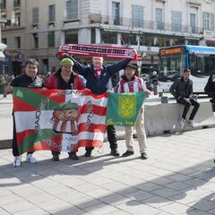 Botellas y petardos en Marsella contra los hinchas del Athletic