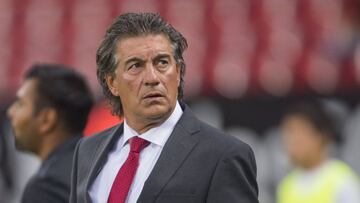 Más que pensar en Liguilla, asegura que su equipo debe concentrarse ya en librar el descenso.
