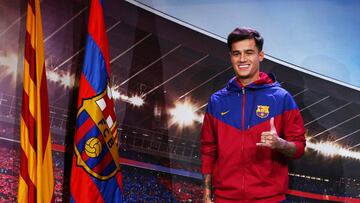 Coutinho posa como nuevo jugador del FC Barcelona.