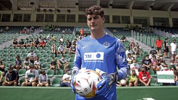 02-09-21 
 ELCHE 
 PRESENTACION JUGADOR AXEL WERNER Y GUMBAU