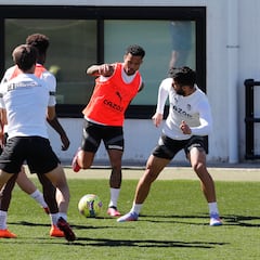 Kluivert jugará ante el Celta