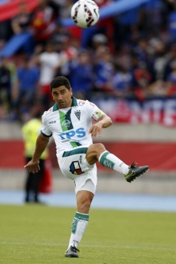 22. David Pizarro fue la apuesta de Nelson Acosta. Ahora juega su último semestre en Wanderers.