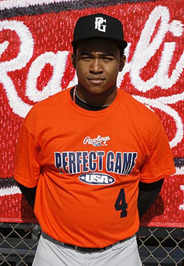 Victor Cole nació en Leningrado, Rusia, una nacionalidad poco habitual para un jugador de beisbol. Cole, además, es de padre nigeriano. Tuvo participación en la LMB en 1994 con los Sultanes de Monterrey y los Acereros de Monclova. Dos años antes estuvo en la MLB con los Piratas de Pittsburgh.