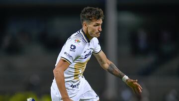 Juan Ignacio Dinenno corre en pleno festejo de gol en contra de los Tigres en el Estadio Olímpico Universitario.