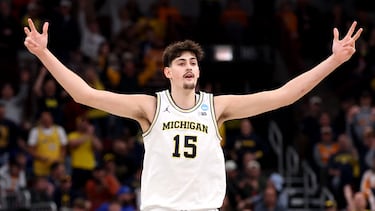 El pívot Aday Mara, durante el partido de los Michigan Wolverines contra los Tennessee Volunteers, en los cuartos de final de la NCAA.