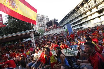 El triunfo de la Selecci車n sobre Alemania ech車 a la gente a las calles de Espa?a, provocando una euforia general que inund車 de alegr赤a y de jovialidad las calles de ciudades y pueblos. Quedaba un paso, pero alcanzar la final de un Mundial, y por primera vez en la historia, desbord車 la alegr赤a.