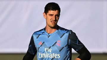 Thibaut Courtois, en el calentamiento previo a un partido de Liga contra el Real Madrid.
