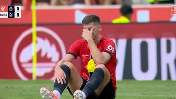 Kumbulla, central del RCD Mallorca, lesionado en el partido Mallorca-Atlético de Madrid disputado en Son Moix el 21 de septiembre de 2025.