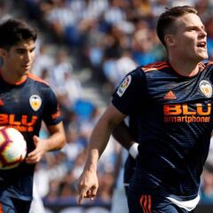 Gameiro y Neto dan la primera victoria al Valencia