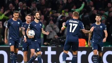 Glasgow (United Kingdom), 04/10/2023.- Players of Lazio prepare to kick off after Celtic scored the opening goal during the UEFA Champions League Group E match between Celtic Glasgow and Lazio Rome in Glasgow, Britain, 04 October 2023. (Liga de Campeones, Reino Unido, Roma) EFE/EPA/MARK RUNNACLES