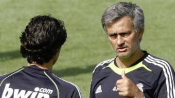 Mourinho insiste: "Si se lesionan Benzema o Higuaín, tenemos un problema"