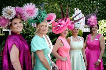 Esta semana se celebra en Ascot, al sur de Inglaterra, la tradicional y pintoresca carrera de caballos con la presencia de la realeza británica.