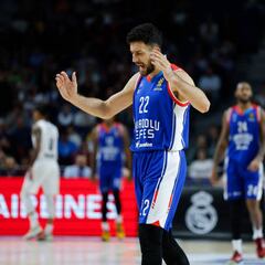 Conflicto de intereses de Micic, Ataman y el Efes en el Serbia-Turquía