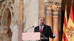 El presidente del Gobierno de Aragón, Javier Lambán, interviene en la celebración del Día de Aragón, en el Palacio de la Aljafería, a 23 de abril de 2023, en Zaragoza, Aragón, (España). El Día de Aragón se celebra hoy para homenajear a San Jorge como santo patrón del Reino de Aragón. La festividad fue declarada por las Cortes de Aragón en 1461. Durante este día se entrega la Medalla de las Cortes de Aragón que es la distinción más elevada que otorga la institución parlamentaria aragonesa. Tiene como finalidad recompensar a personas o entidades de excelencia por la actividad que desarrollen, cuando esta les haya distinguido en la defensa de los valores e identidad de Aragón.
23 ABRIL 2023;FIESTA;DÍA DE ARAGÓN;GOBIERNO DE ARAGÓN;CORTES ARAGONESAS;40 ANIVERSARIO
Fabián Simón / Europa Press
23/04/2023