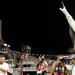 Pole mágica de Hamilton con Vettel 3º, Alonso 11º y Sainz 12º