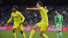 Villarreal&#039;s Spanish defender Pau Torres celebrates after scoring his team&#039;s first goal during the Spanish league football match between Real Betis and Villarreal CF at the Benito Villamarin stadium in Seville on February 6, 2022. (Photo by CRIS