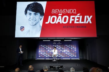 Llegó del Benfica en la 2019/20 como sustituto de Griezmann en un verano en el que el Atleti ingresó por el francés 120 millones, además de los 80 de Lucas Hernández y los 70 de Rodrigo. Tres temporadas como rojiblanco con idas y venidas, irregular y aportando apenas 10 goles por campaña. Ni en lo deportivo ni en lo extradeportivo funcionó. Una cesión al Chelsea en invierno de la 2022/23, tras media temporada en el Atleti con un rendimiento bajo, que tampoco cuajó. Esta pasada temporada jugó cedido en el Barça donde, a ratos, pareció el João Félix que tanto prometía. Su futuro está en el aire