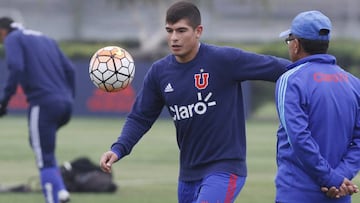 Castro no pasa exámenes médicos y deberá volver a la U