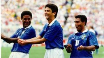 Bebeto celebra un gol durante el partido Brasil-Holanda de la Copa del Mundo EEUU 94 
