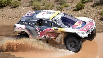 Stephane Peterhansel y su copiloto Jean Paul Cottret, durante el Dakar 2017.