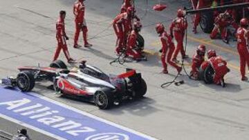 <strong>LEWIS HAMILTON.</strong>