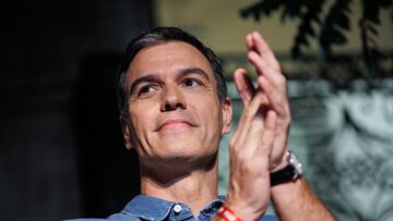 El presidente del Gobierno de Espa?a y secretario general del PSOE, Pedro S¨¢nchez, agradece a sus votantes los resultados obtenidos en la jornada electoral de los comicios generales en la sede del Partido Socialista en la calle Ferraz, a 23 de julio de 2023, en Madrid (Espa?a). Todos los espa?oles han sido llamados hoy, 23 de julio de 2023, para elegir a sus representantes para los pr¨®ximos cuatro a?os. Est¨¢n en juego 350 esca?os en el Congreso y 208 en el Senado (ya que 57 de los 265 senadores lo son por designaci¨®n auton¨®mica), que tendr¨¢n que elegir al pr¨®ximo Gobierno.
23 JULIO 2023;23J;PARTIDO SOCIALISTA;PSOE;ELECCIONES GENERALES;SEGUIMIENTO ELECTORAL;
Alejandro Mart¨ªnez V¨¦lez / Europa Press
24/07/2023