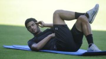 Eusebio indulta a Carlos Vela tras consultar con su plantilla