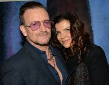 El vocalista de U2 y la activista y empresaria Alison Hewson, también irlandesa, comenzaron a salir en 1976 y llevan casados desde 1982. Tienen cuatro hijos: Jordan Lena (1989), la actriz Eve Hewson (1991), Elijah 'Eli' Bob Patricius Guggi Q (1999) y John Abraham (2001).