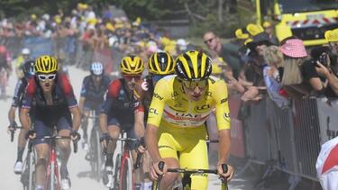 Tadej Pogacar, en el sterrato de La Planche des Belles Filles.